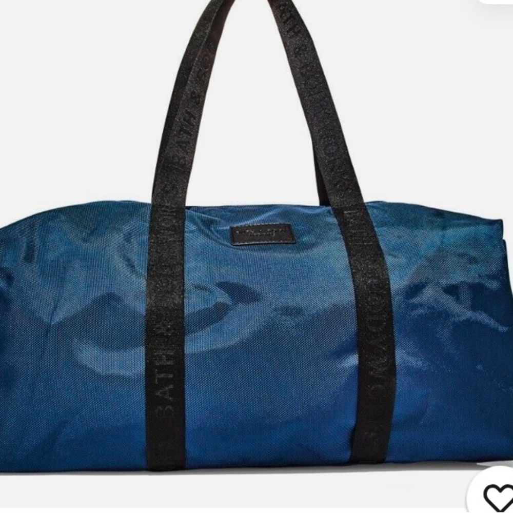 Bath & Body Works Men’s Zippered Carry On Duffle Bag